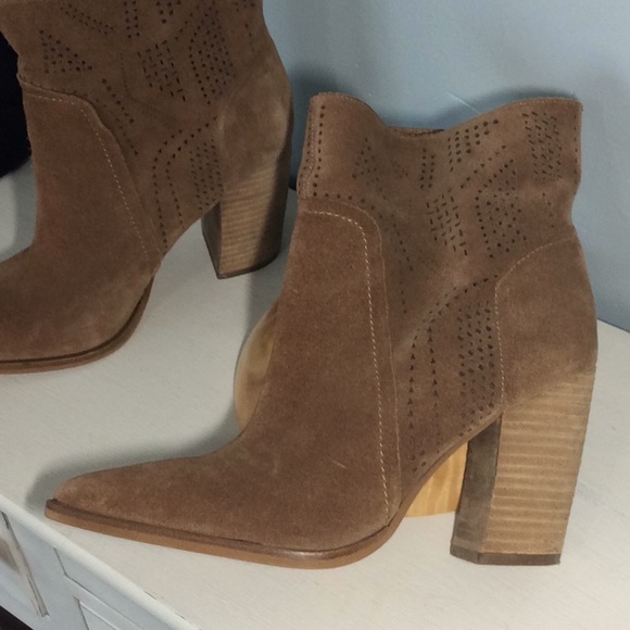 Vince Camuto Bootie - Picture 4 of 7